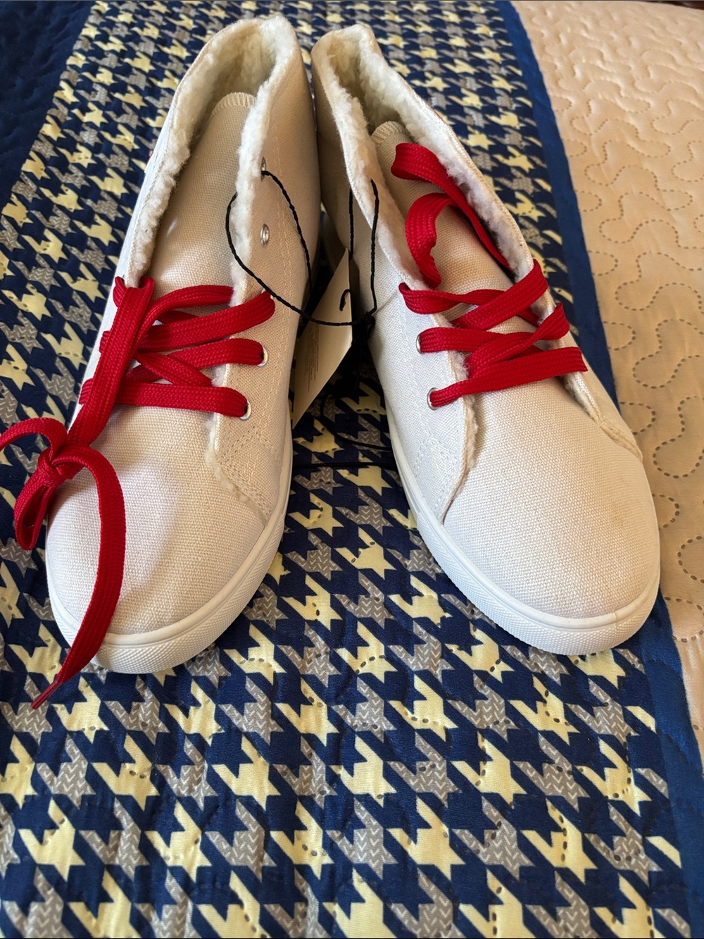 Beverly Hills Polo Club Cream Canvas Sneakers with Red Laces